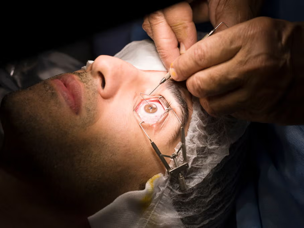 Modern Eye Clinics: Combining Technology with Personalized Care