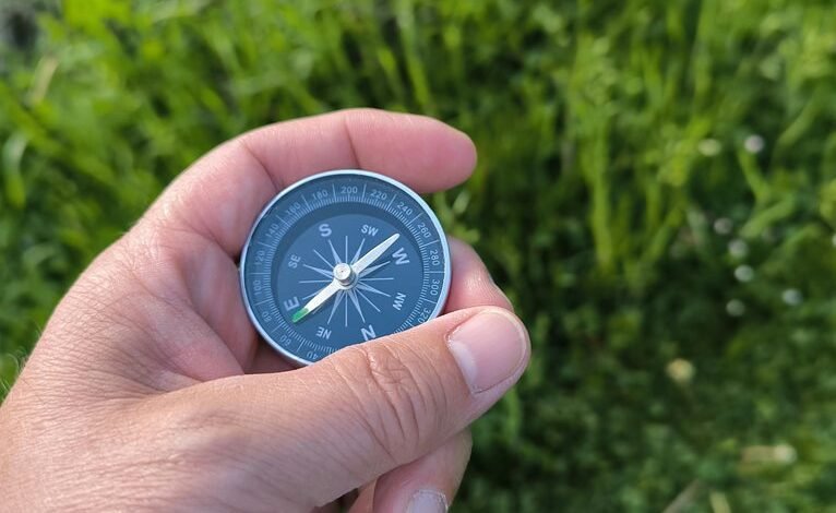 digital compass reveals contact lookup flow