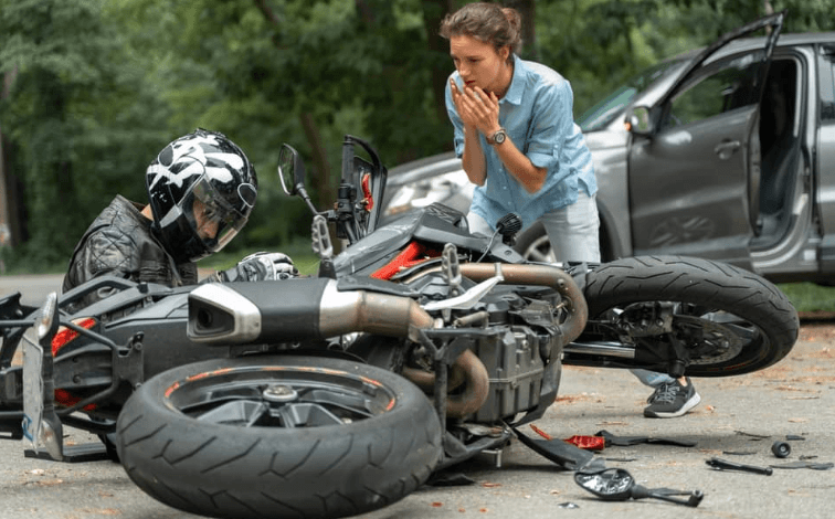 Choosing the Right Lawyer After a Motorcycle Accident With an Uninsured Driver